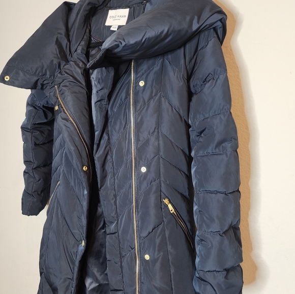 NWT Cole Haan Down Maxi Hooded Chevron Puffer Navy Coat. Women's size XS - Picture 15 of 16